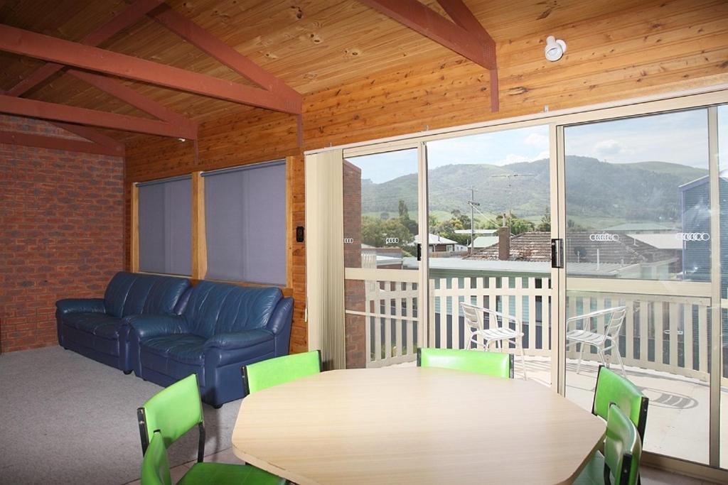 Apollo Bay Backpackers Lodge מראה חיצוני תמונה