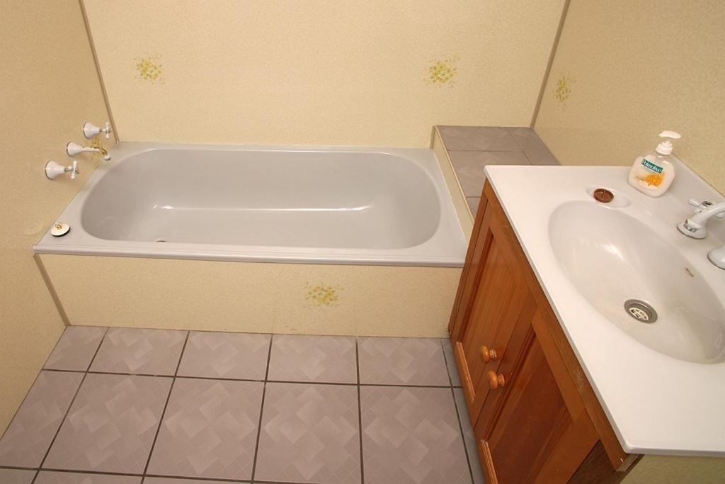 Apollo Bay Backpackers Lodge מראה חיצוני תמונה